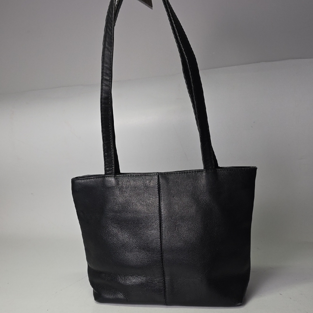 Adventure Bound Sleek Black Leather Shoulder Bag
